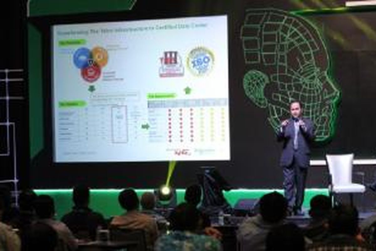Perangkat dalam data center sangat rentan dari kemungkinan korsleting maupun kebakaran bila tidak dirawat dengan baik. Untuk mencegah hal tersebut, monitoring harus dilakukan secara cermat. Demikian hal itu mengemuka di acara seminar Schneider Electric IT Solution Day 2015: 'Pentingnya Merancang, Mengelola dan Memonitor Data Center Menggunakan Infrastruktur Cerdas’ Rabu (25/3/2015), di Jakarta.