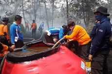 23 Hektar Lahan Terbakar, Polres Pelalawan Berjibaku Padamkan Api