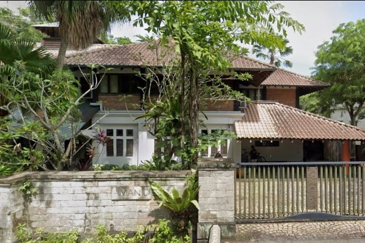 Properti  yang baru saja dibeli oleh Chloe Tong, sstri Co-founder dan CEO Grab, Anthony Tan. Properti ini berlokasi di Good Class Bungalow (GCB), Singapura. 