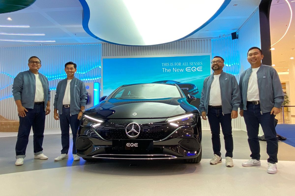 Mobil listrik Mercedes-Benz EQE dan EQS resmi meluncur