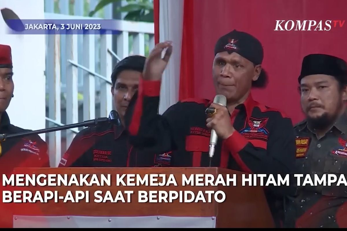 Ketua Umum Gerakan Rakyat Indonesia Bersatu (GRIB) Jaya, Rosario de Marshal atau dikenal dengan sebutan Hercules, menantang Dirreskrimum Polda Metro Jaya Kombes Hengki Haryadi.