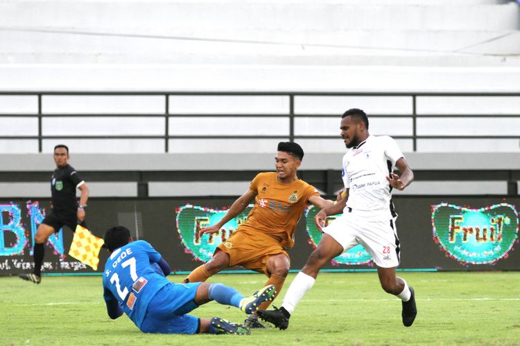 Bhayangkara FC vs Persipura