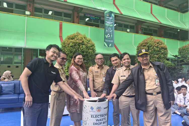 Sekolah di DKI Jakarta Mulai Belajar Kelola Sampah Elektronik