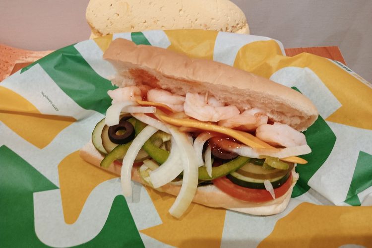 Subway Indonesia kembali meluncurkan menu barunya yakni Seafood Sensation dan Spicy Shrimp Bullafo yang telah tersedia di seluruh restoran Subway di Indonesia.