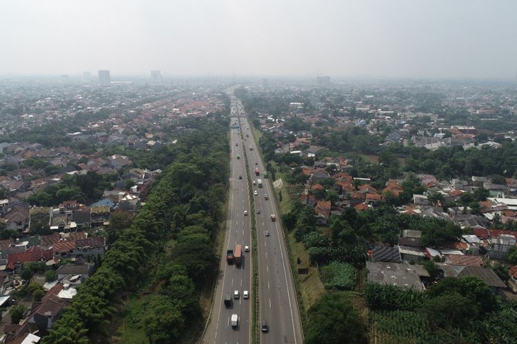 Pengerjaan girder tol Becakayu di JORR