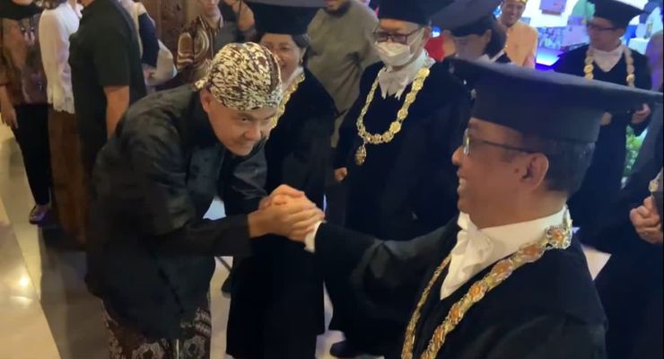 Hadiri Dies Natalis Ke-74 UGM, Ganjar Bertemu dengan Pratikno