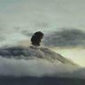 Gunung Ile Lewotolok Kembali Meletus, Lontarkan Lava Pijar Disertai Gemuruh Kuat