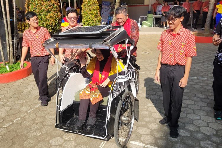 Prihatin Nasib Tukang Becak, Siswa SMA di Purwokerto Modifikasi Becak Bertenaga Listrik