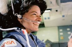 Kisah Sally Ride, Astronot Perempuan Pertama NASA yang Mengangkasa