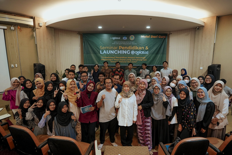 Qelas.Id dan FITK UIN Syarif Hidayatullah Jakarta menggelar seminar pendidikan Transformasi Pendidikan Melalui Teknologi: Membangun Masa Depan yang Terhubung dan Inovatif, Dimulai dari Guru pada 23 Oktober 2023.