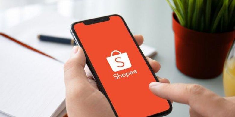 Aplikasi Shopee. Shopee Indonesia melakukan langkah efisiensi dengan melakukan pemutusan hubungan kerja (PHK) sejumlah karyawannya.