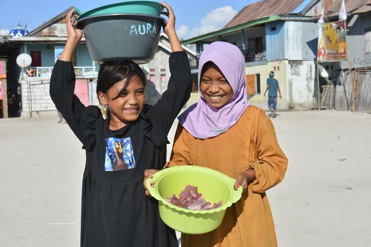 Proses distribusi daging kurban yang menjangkau 29 provinsi di Indonesia dalam program Tebar Hewan Kurban Dompet Dhuafa di Idul Adha 1444 Hijriyah.