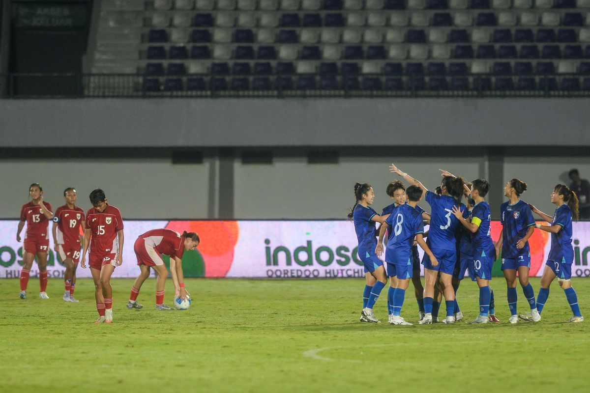 Timnas Putri Indonesia harus mengakhiri perjuangan di Kualifikasi Piala Asia Wanita 2026 dengan kekalahan tipis 1-2 dari Taiwan dalam laga terakhir fase grup, yang berlangsung pada Sabtu (5/7/2025).