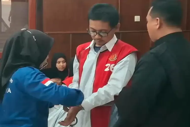 Rusak Kantor Savy Amira Surabaya akibat Urusan Asmara, Pemuda Ini Divonis 1 Tahun Penjara