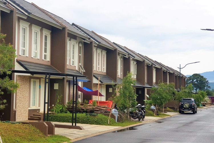 Rancamaya Golf Estate baru saja membuka distrik baru Kingsville,yakni rumah berkonsep vila dengan harga di bawah Rp1 miliar. Lokasinya berada di Kota Bogor dan terkoneksi langsung dengan ruas Bogor Inner Ring Road (BIRR).