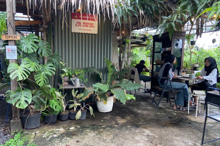 Red Coffee: Kafe 