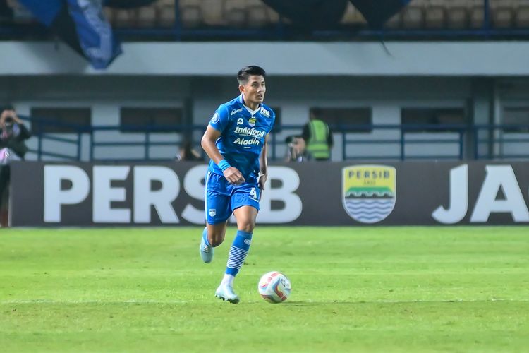 I Putu Gede saat memainkan salah satu laga Persib Bandung di Liga 1 2023-2024. 