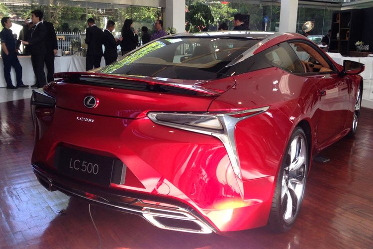 Lexus LC500.