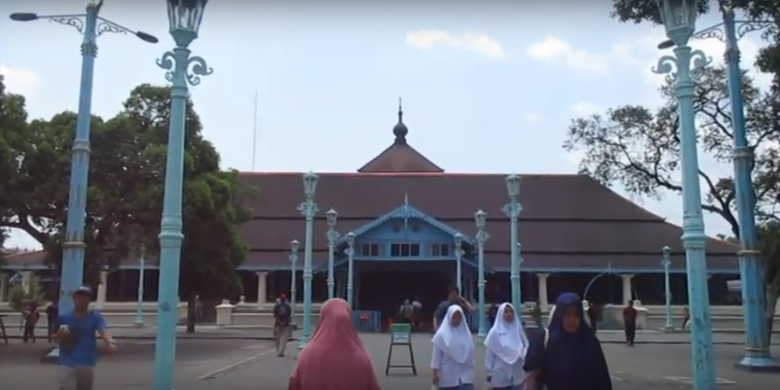 Bagian depan Masjid Agung Surakarta