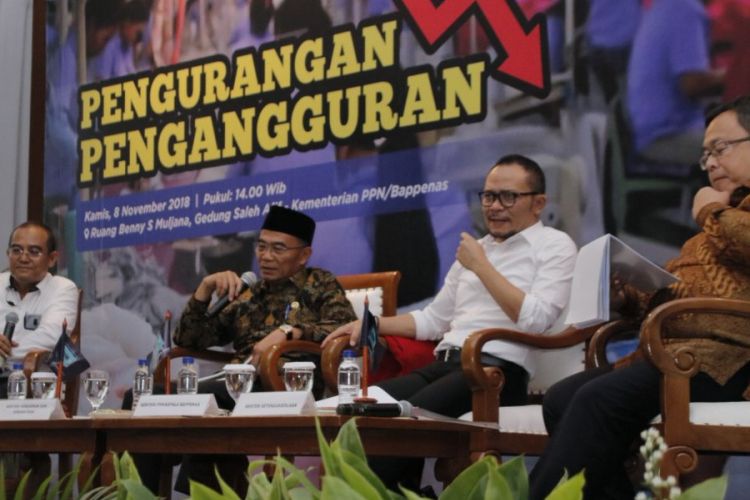 Mendikbud Muhadjir Effendy menjelaskan perkembangan program revitalisasi SMK dalam Forum Merdeka Barat 9 (FMB 9) di Kantor Kementerian Perencanaan Pembangunan Nasional, Jakarta, Kamis (8/11/2018).
