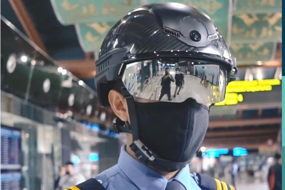 Smart helmet petugas keamanan Bandara Soekarno-Hatta