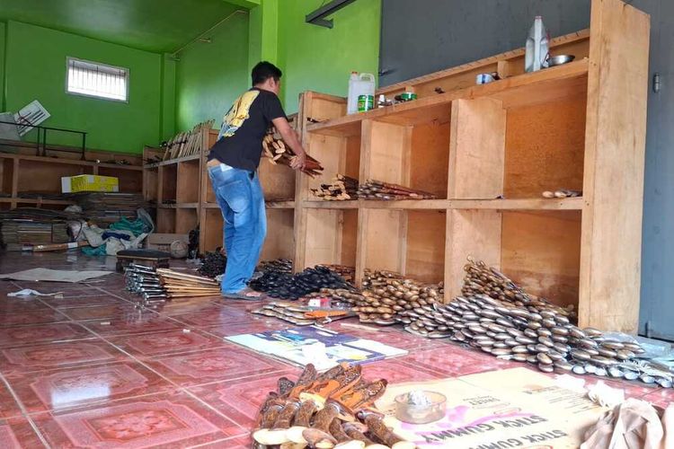 Jelang Hari Raya Kurban, Perajin Golok di Kabupaten Bandung Kewalahan Penuhi Pesanan