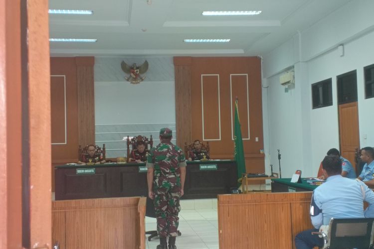 Anggota Kopasgat TNI AU Pratu Richal menjalani sidang putusan di Pengadilan Militer 1-02 Medan, Selasa (23/1/2024). Dia divonis 1,5 tahun karena kasus penganiayaan yang menewaskan pemilik warkop bernama Yoshua 