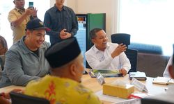 Kembangkan Stadion Utama Riau, Gubernur Abdul Wahid Lobi Menpora untuk Dibuatkan Desainnya