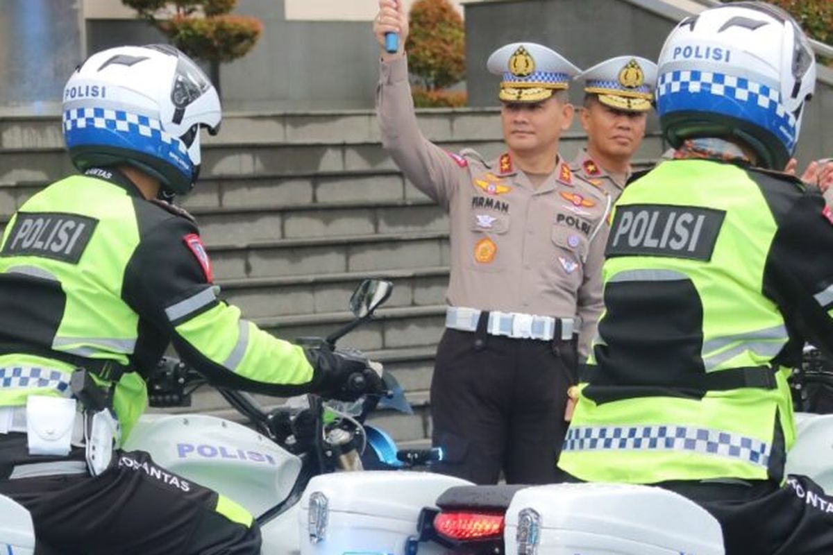 Kakorlantas Polri lepas armada kendaraan listrik untuk mengawal KTT G20 di Bali.