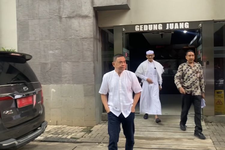 Sudewo Shalat Id di Masjid KPK, Titip Pesan untuk Warga Pati