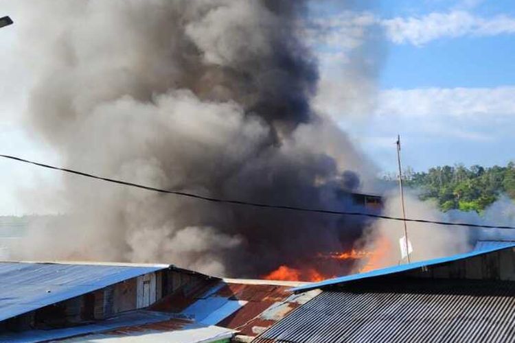 Kebakaran di kawasan Gunung Satu, Balikpapan, Kalimantan Timur