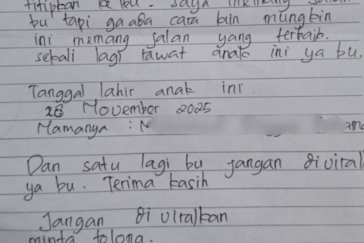 Tulisan tangan diduga pembuang bayi di teras rumah warga Banyuwangi.