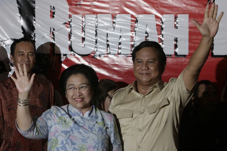 Deklarasi capres dan cawapres Megawati Soekarnoputri dan Prabowo Subianto berlangsung di kediaman Megawati Soekarnoputri di Jalan Teuku Umar, Jakarta, Jumat (15/5/2009) malam.