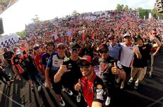 Ikut Parade, Pebalap MotoGP Terkesima dengan Sambutan Warga Lombok