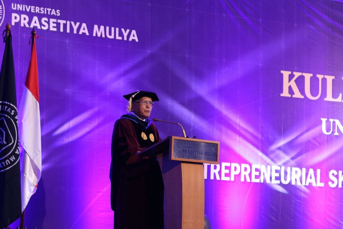 Prof. Djisman Simandjuntak, Rektor Universitas Prasmul. 