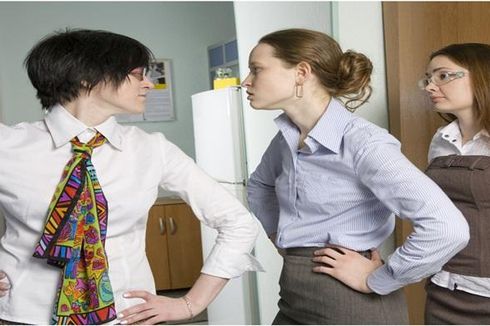 Wanita yang Mudah Marah di Kantor Dipandang Rendah oleh Rekan Kerja 