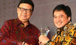 Gubernur Jawa Barat Raih Penghargaan Gubernur Inovatif 2017