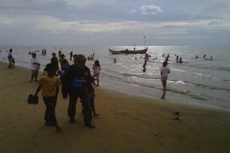 Pantai Caruban Lasem Belum Dilengkapi Toilet