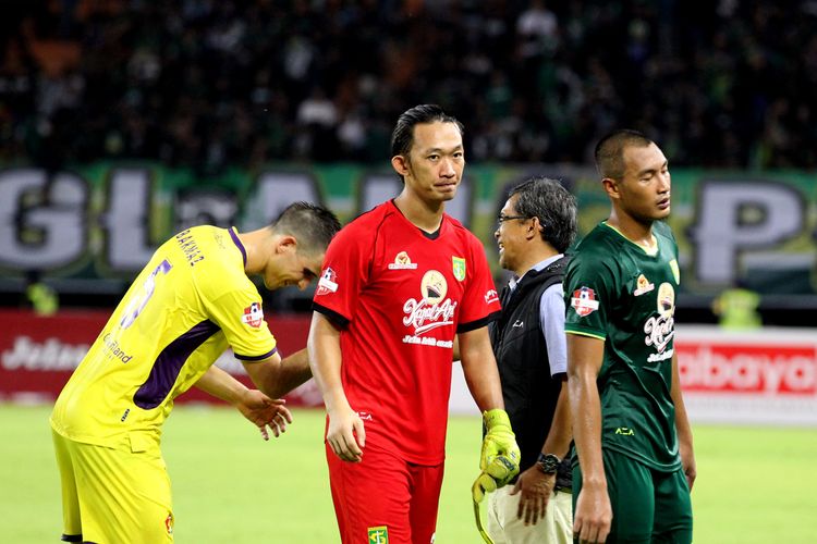 Penjaga gawang Persebaya Surabaya musim 2020, Rivky Mokodompit.