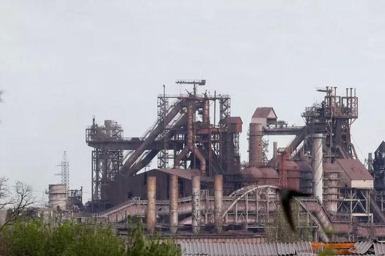 Pabrik baja Azovstal di Mariupol Ukraina ini adalah kawasan industri yang luas dan penuh dengan terowongan dan benteng-benteng.