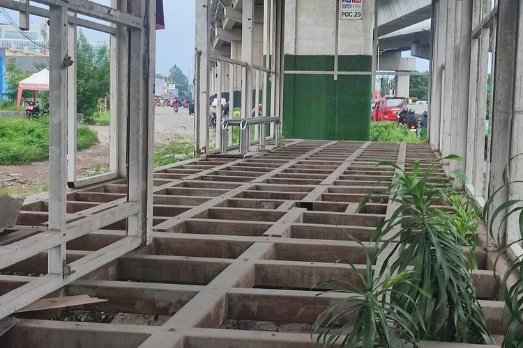 Halte Transjakarta Cakung yang Rusak Tak Ikut Diperbaiki Bina Marga