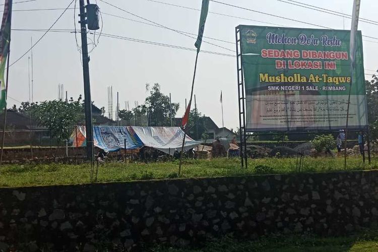 Kondisi pembangunan musala di SMKN 1 Sale Rembang