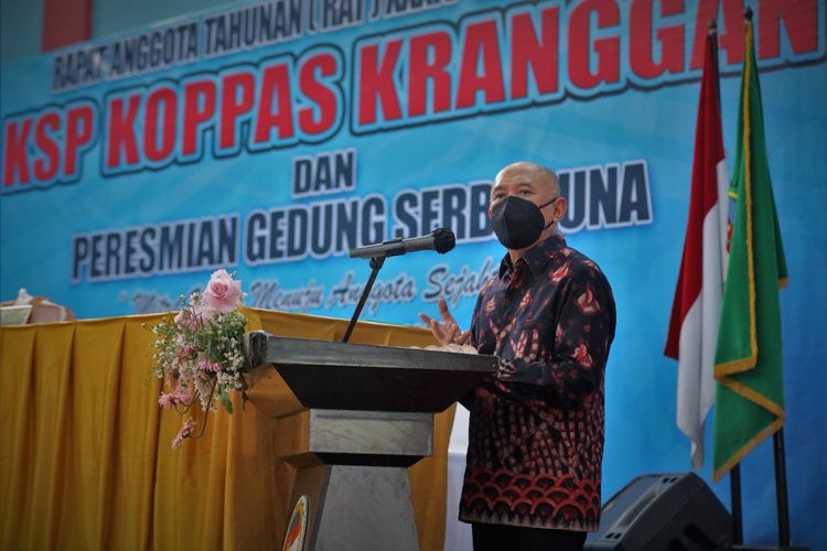 Menteri Koperasi dan UKM, Teten Masduki memberikan sambutan dalam Rapat Anggota Tahunan XXXIV Tahun Buku 2021 KSP Koppas Kranggan Bekasi, Sabtu (29/1/2022).