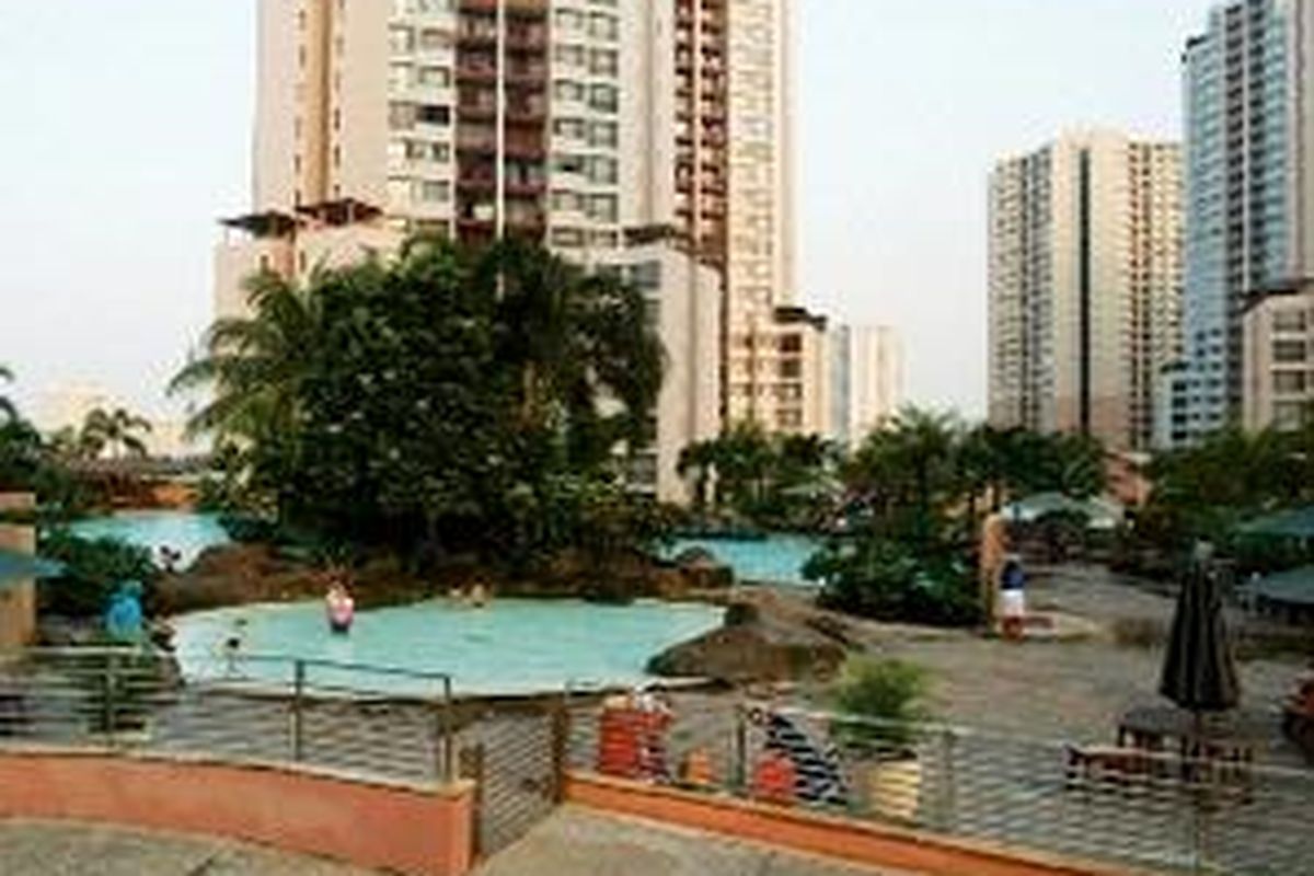 Apartemen biasanya menyediakan ruang publik cukup besar bagi para penghuninya.