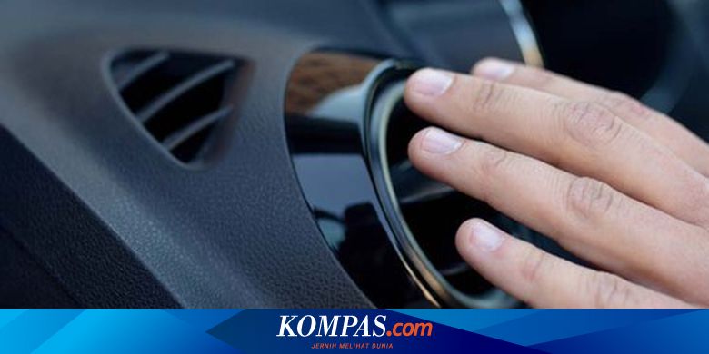 Mengapa AC Mobil Mengeluarkan Bau Apak Ketika Baru Dinyalakan?