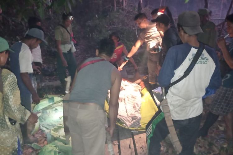 Seorang pria berinsial AS (25) asal Kecamatan Sungai Laur, Kabupaten Ketapang, Kalimantan Barat (Kalbar) diduga tewas usai terjebak api setelah bakar lahan untuk berladang. 