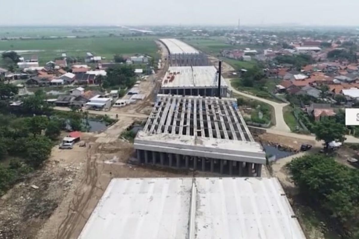 Jalan Tol Cimanggis-Cibitung sepanjang 26,18 kilometer dibangun untuk melengkapi struktur jaringan jalan di kawasan Jabodetabek.
