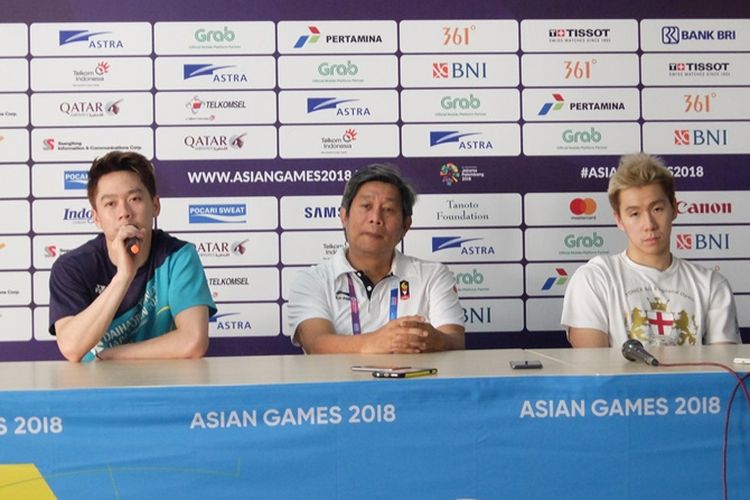 Dari kiri ke kanan: Kevin Sanjaya Sukamuljo, Herry Iman Pierngadi atau Herry IP, dan Marcus Fernaldi Gideon saat menghadiri konferensi pers Asian Games 2018. Terkini, hubungan antara Kevin Sanjaya dan Herry IP dikabarkan retak.