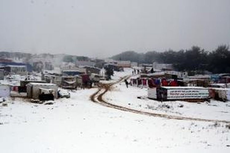 Kamp pengungsi Suriah di luar kota Marjayoun, Lebanon diselimuti salju. Dalam sepekan terakhir ini, badai salju menghantam kawasan Maditerania Timur membuat suhu di sejumlah negara anjlok hingga ke titik beku.
