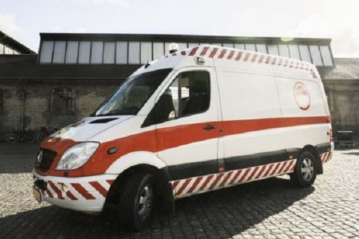 Ilustrasi mobil ambulans
